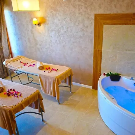 Hotell Paradise & Relax Center 3*