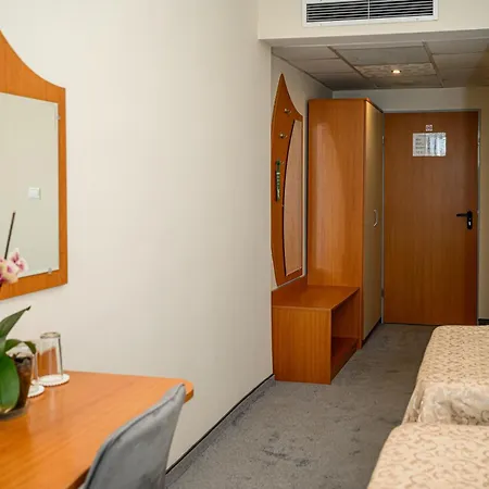 Paradise Hotel & Relax Center 3*