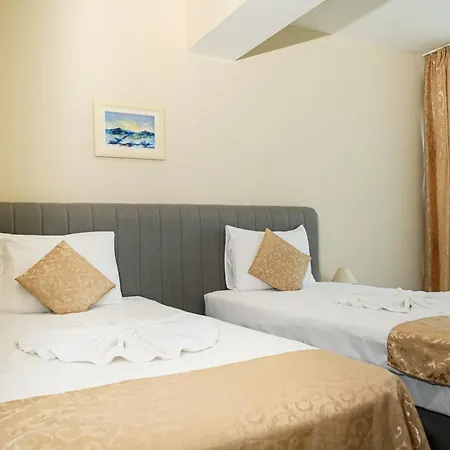 Paradise & Relax Center Hotel