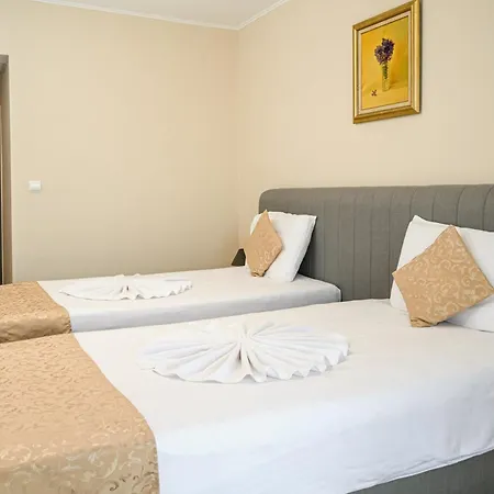 Paradise & Relax Center Hotel 3*