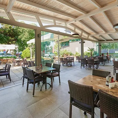 Paradise & Relax Center 3* Поморие