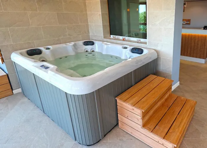 Paradise & Relax Center Hotel 3*