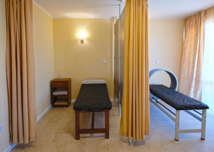 Paradise & Relax Center Hotel