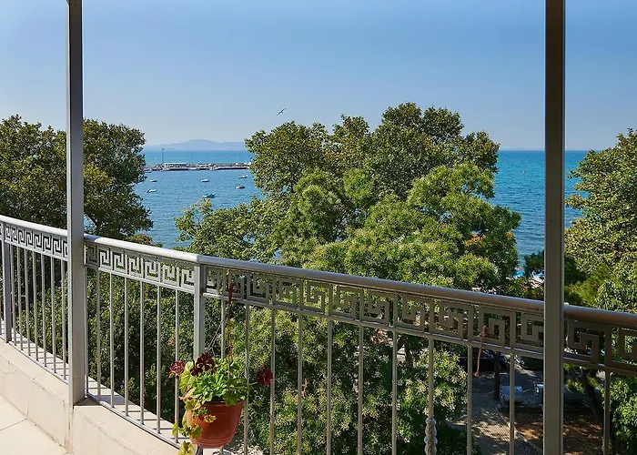 Hotel Paradise & Relax Center 3*