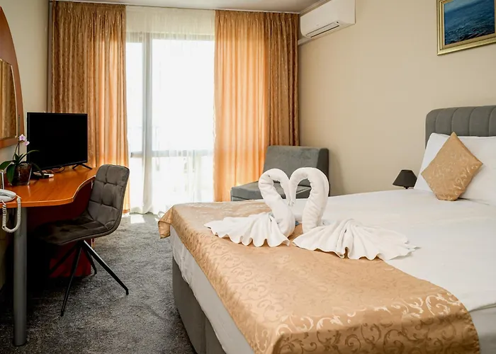 Paradise & Relax Center Hotel 3*